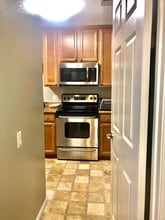 544 Woodside Oaks in Sacramento, CA - Building Photo - Building Photo