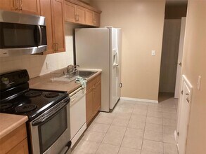 2 Debron Ct in Centereach, NY - Building Photo - Building Photo