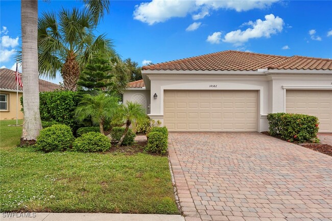 14582 Grapevine Dr in Naples, FL - Building Photo - Building Photo