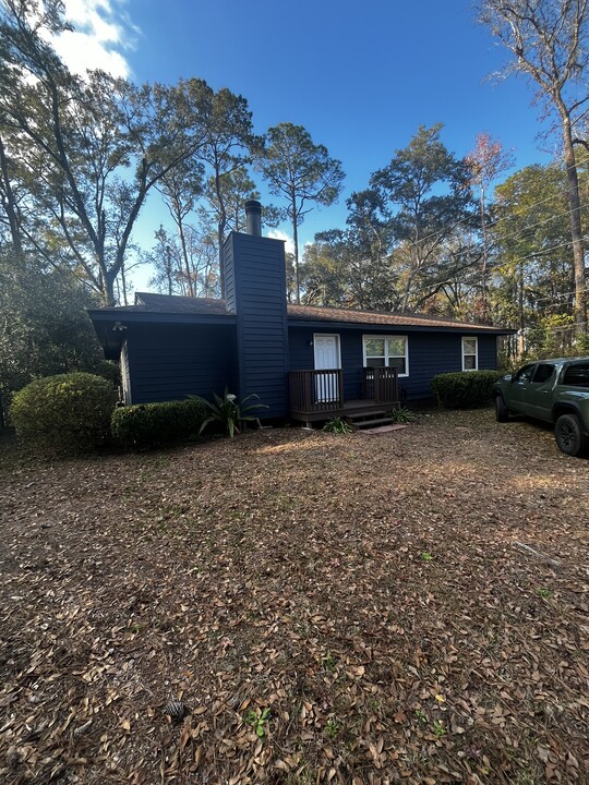 4802 Easy St in Tallahassee, FL - Foto de edificio
