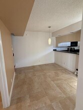 3892 Victoria Dr in West Palm Beach, FL - Building Photo - Building Photo