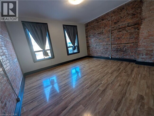 473 King St W in Hamilton, ON - Building Photo - Building Photo