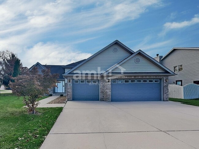 property at 2006 Oak Forest Dr