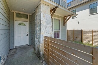 107 Nelray Blvd in Austin, TX - Building Photo - Building Photo
