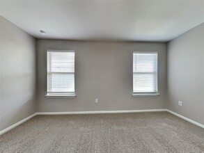 5343 Marsh Ln in Buda, TX - Building Photo - Building Photo