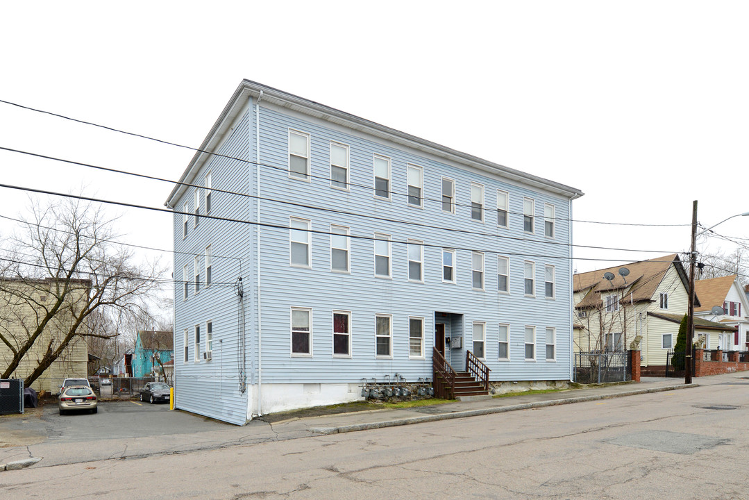 48 Huntington St in Brockton, MA - Building Photo