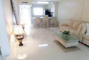 6005 Del Lago Cir, Unit #100 in Sunrise, FL - Building Photo