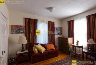 2 Tolman St in Waltham, MA - Building Photo - Building Photo