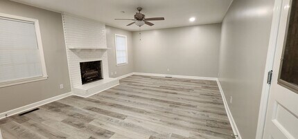 2118 Thomal Cir in Valdosta, GA - Building Photo - Building Photo