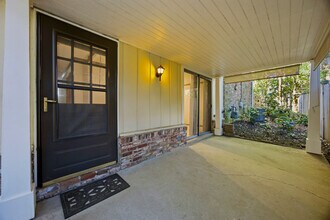 943 Ferncliff Rd NE, Unit C in Atlanta, GA - Building Photo - Building Photo