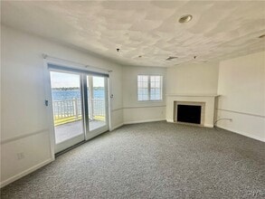 34 Dockside Dr in Morristown, NY - Foto de edificio - Building Photo