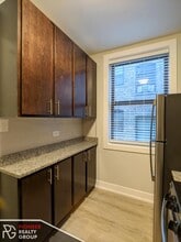 711 W Brompton Ave, Unit 705-23 in Chicago, IL - Building Photo - Building Photo