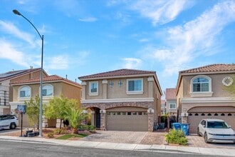 7273 Atascadero Creek Ct in Las Vegas, NV - Building Photo - Building Photo