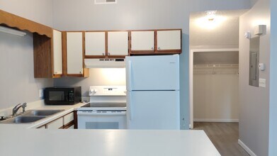 500 Fairway Village Dr, Unit 11 in Myrtle Beach, SC - Building Photo - Building Photo