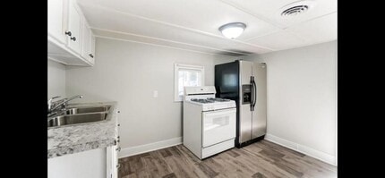 908 E Garfield St in Warsaw, IN - Building Photo - Building Photo