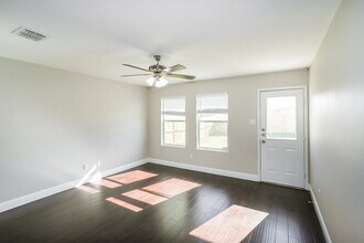 1428 Waterford Dr in Little Elm, TX - Building Photo - Building Photo