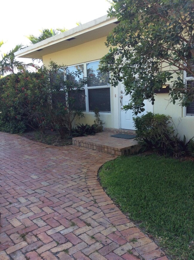 1815 Middle River Dr in Fort Lauderdale, FL - Building Photo - Building Photo