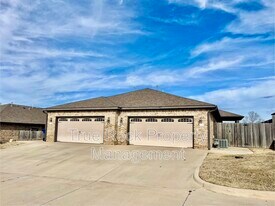 1417 N Monte Vista St in Ada, OK - Building Photo
