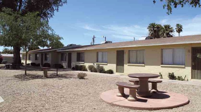 Hyde Park Apartments in Phoenix, AZ - Building Photo - Building Photo