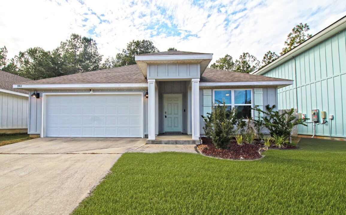 11061 Blacktail Loop in Pensacola, FL - Building Photo