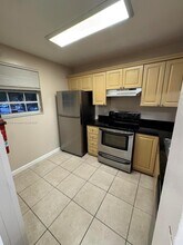 10337 NW 8th St in Pembroke Pines, FL - Building Photo - Building Photo