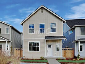 33142 Ten Trails Pkwy in Black Diamond, WA - Building Photo