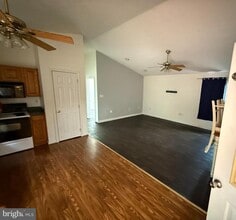 136 Cox Rd in Huntingtown, MD - Building Photo - Building Photo