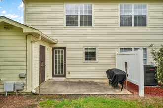 562 Wingspan Way in Crestview, FL - Building Photo - Building Photo