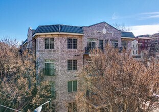 Piedmont Crest in Atlanta, GA - Foto de edificio - Building Photo