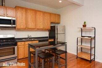 1450 W Blackhawk St, Unit 2C in Chicago, IL - Foto de edificio - Building Photo