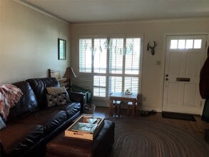 7031 Langdon Ln in Houston, TX - Building Photo - Building Photo