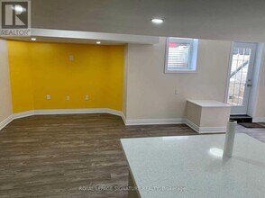 227 Nautical Blvd in Oakville, ON - Building Photo - Building Photo