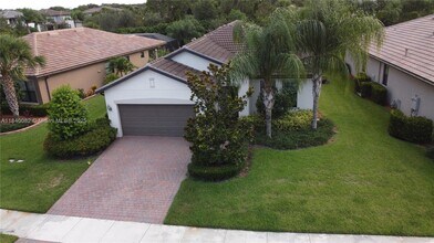 620 SE Monet Dr in Port St. Lucie, FL - Building Photo - Building Photo