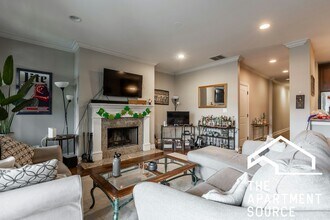 1136 W Diversey Pkwy in Chicago, IL - Building Photo - Building Photo