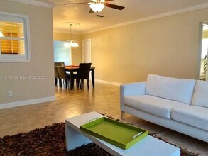 216 SE 5th St in Dania Beach, FL - Foto de edificio - Building Photo