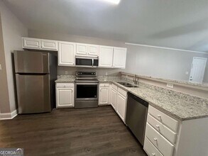 565 Rustwood Dr in Athens, GA - Building Photo - Building Photo