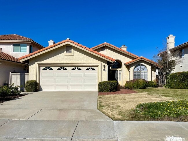 property at 2012 Applewood Ln