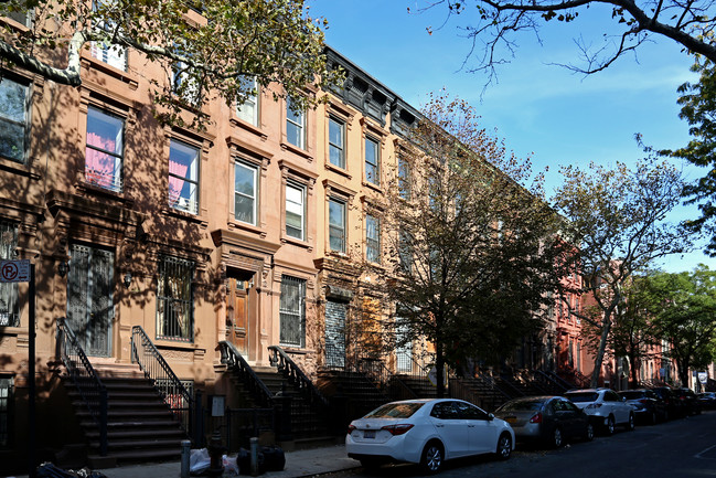 263 W 131st St in New York, NY - Foto de edificio - Building Photo