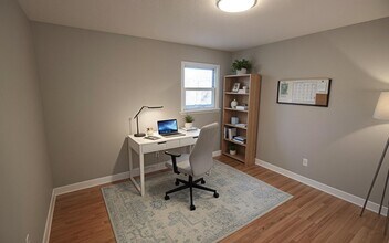 715 Bluffdale Dr in Columbia, MO - Building Photo - Building Photo