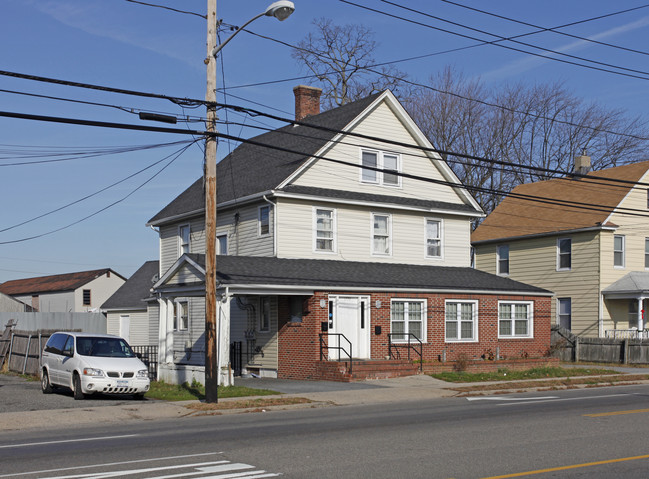 1779 Union Blvd in Bay Shore, NY - Building Photo - Building Photo