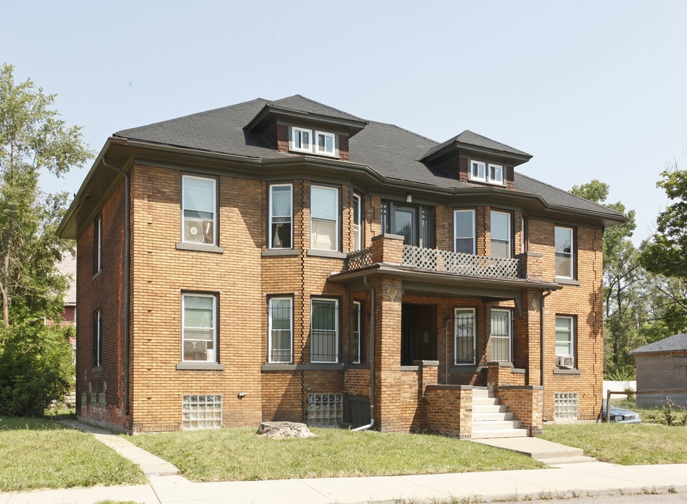 2504 Ferry Park St in Detroit, MI - Building Photo