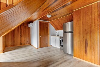 109 Pleasant St-Unit -3rd Floor in Claremont, NH - Building Photo - Building Photo