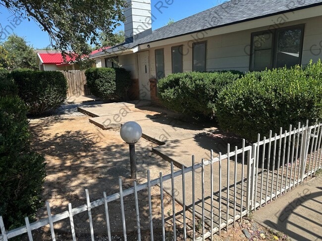 801 N Walnut St in Clovis, NM - Building Photo - Building Photo