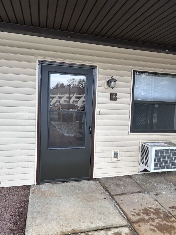 1334 W Wyomissing Ct in West Lawn, PA - Building Photo - Building Photo