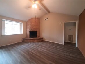 4602 Knottynold Ln in Houston, TX - Building Photo - Building Photo