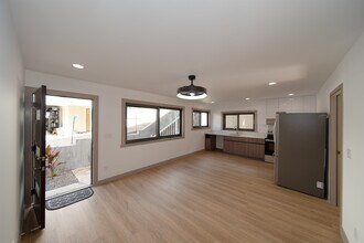 2056 10th Ave in Honolulu, HI - Foto de edificio - Building Photo