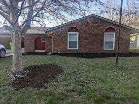 906 N Wagon Wheel Trl in Lafayette, IN - Building Photo