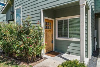 1125 Walton Ln in Austin, TX - Building Photo - Building Photo