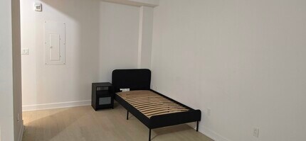505 De L'escale Rue in Brossard, QC - Building Photo - Building Photo