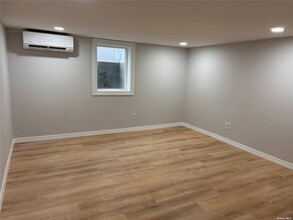 660 Great Neck Rd in Copiague, NY - Building Photo - Building Photo